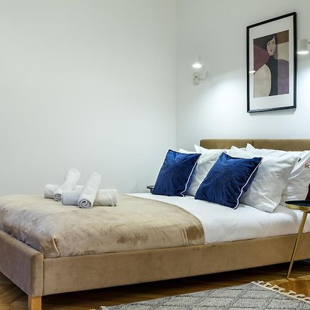 Tyzenhauz Suites Topolowa Cracovie Extérieur photo