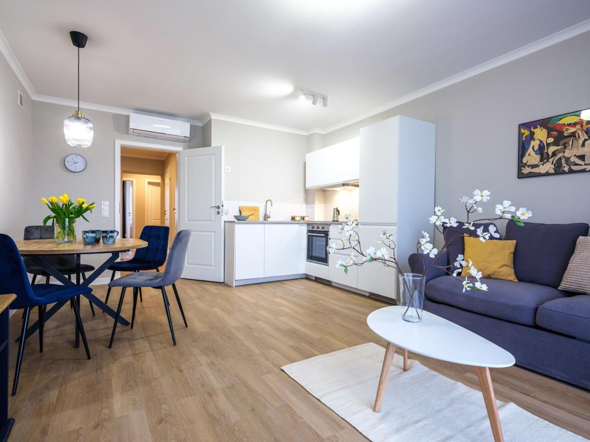 Tyzenhauz Suites Topolowa Cracovie Extérieur photo