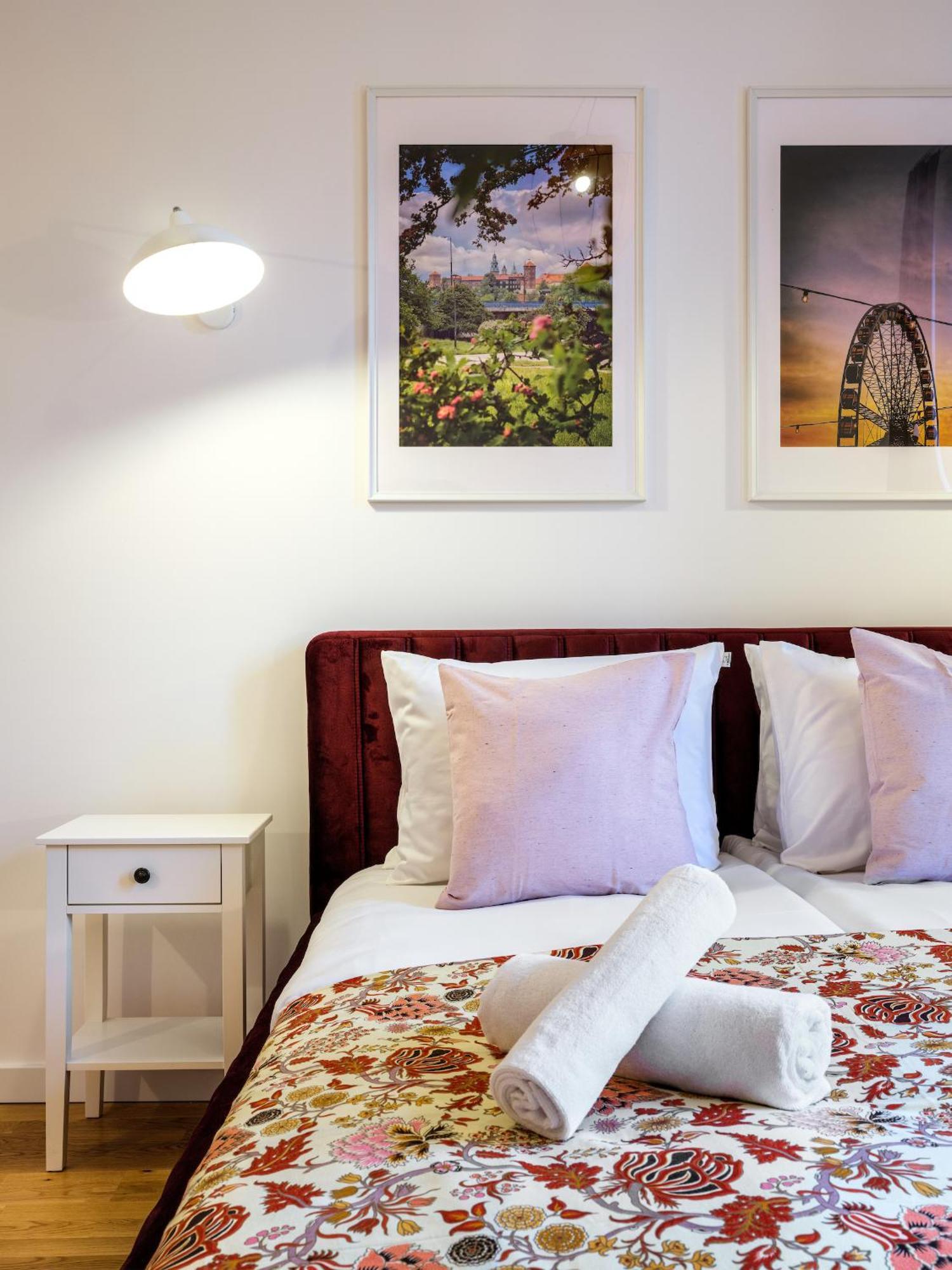 Tyzenhauz Suites Topolowa Cracovie Extérieur photo